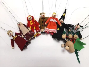 Loutky pro loutkové divadlo 8 ks, dřevěné 